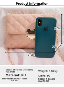 Detail of pink quilted crossbody bag with Mickey-style metal clasp and dimensions 21x13x7cm
