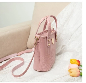 Mini bolso de hombro rosa de piel sintética de cocodrilo con remaches dorados