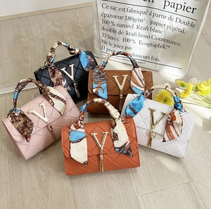 Quilted PU Leather Handbag With V-Logo Tassel Satin Scarf Wrap Handle Crossbody Square Bag For Women Chic Fashion