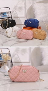 Détails des mini sacs en cuir matelassé avec logo papillon et bandoulière chaîne dorée