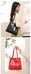 Glossy patent leather tote bag with Little Beauty print in black and red colors