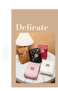 Close-up of quilted rhombic chain bags in five colors with elegant gold metal locks