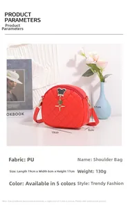 Spécifications de taille pour sac bandoulière en cuir PU matelassé rouge de 19x6x17cm
