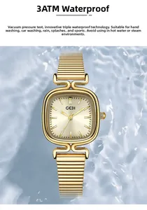 Gros plan sur la montre quartz dorée avec étanchéité 3ATM et bracelet en maille