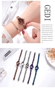 Détail macro de la montre à quartz GEDI avec bracelet en alliage géométrique en cinq couleurs