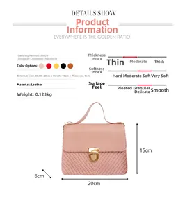 Sac à main rose en cuir matelassé avec chaîne et serrure, dimensions détaillées 20x15x6cm