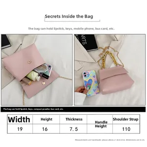 Tableau détaillé des tailles pour sac à main rose motif litchi avec infos de capacité