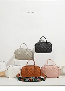 Détails de sacs à main matelassés avec bretelles en tissu coloré imprimé de lettres 'LOVE'