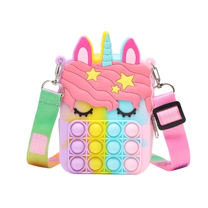 Borsa a tracolla unicorno pop-it per bambini in silicone con colori sfumati arcobaleno