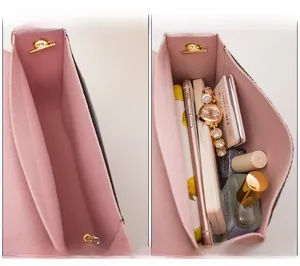 Vista interna che mostra la capacità della borsa a tracolla rosa con paillettes