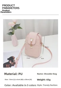 Mini sac bandoulière rose matelassé avec pompon perlé et bandoulière réglable en PU