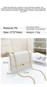 Détails du sac à bandoulière en PU blanc avec serrure en métal doré et bandoulière chaîne