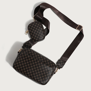 Set borsa a tracolla marrone con motivi geometrici e tracolla regolabile in nylon