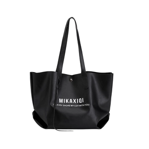 Grand sac cabas noir en cuir avec logo MIKAXIQI imprimé et de larges bandoulières