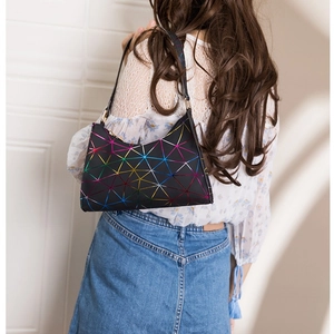 Trendige holografische Schultertasche für Damen mit bunten 3D-Geometrie-Mustern