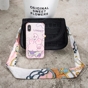 Borsa a tracolla rosa motivo coccodrillo con manico in seta e custodia Patrick Star