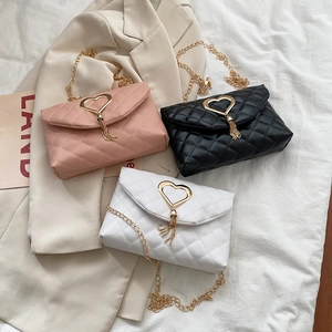 Sac Bandoulière Matelassé Femmes Cuir PU Boucle Métal Coeur Avec Chaîne Dorée Gland Petit Sac Carré Mode