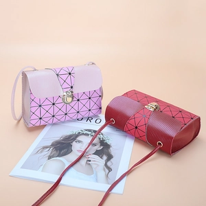 Pink and deep red geometric folding crossbody bags with triangle拼接 patterns and metal buckles