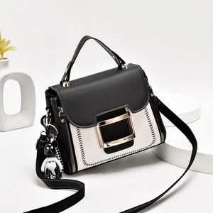Borsa A Tracolla Da Donna In Pelle PU Colore A Contrasto Con Fibbia In Metallo Manico E Accessorio Orsetto