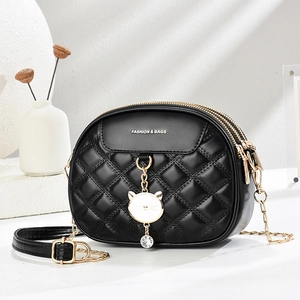 Sac Bandoulière Rond En Cuir PU Matelassé Avec Pendentif Chat Et Strass Multi Fermetures Éclair Pour Femmes