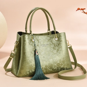 Sac À Main En Cuir PU Gaufré Floral Pour Femmes Grande Capacité Sac À Bandoulière Avec Charme De Gland Style Vintage