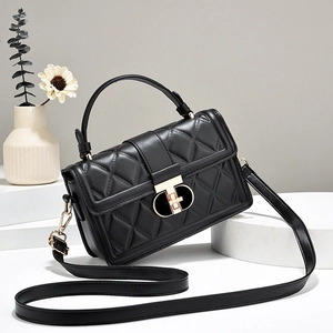 Sac À Épaule Matelassé En Cuir PU À Main Avec Fermoir En Métal Doré Poignée Supérieure Sac Bandoulière Pour Femmes Mode