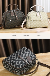 Vue détaillée des sacs bandoulière vintage à monogramme en couleurs café, beige et noir