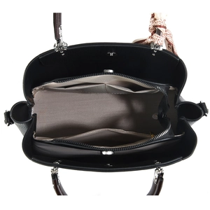 Secchiello alla moda in pelle martellata nera con scomparti interni e dettaglio foulard in seta