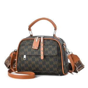 Sac bandoulière rétro monogrammé avec bandoulière à fleurs et poignée arrondie