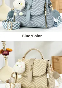 Détails du sac à bandoulière macaron avec texture à chevrons et breloque peluche