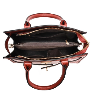 Rote Handtasche mit Krokoprägung, goldenen Details und geräumiger Innenaufteilung