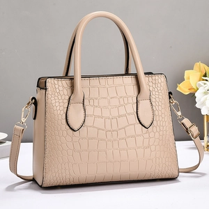 Sac à main rétro beige motif crocodile avec détails dorés et bandoulière amovible