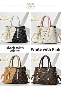 Quatre sacs à main élégants à monogramme en noir, rose, or et marron avec charms perles