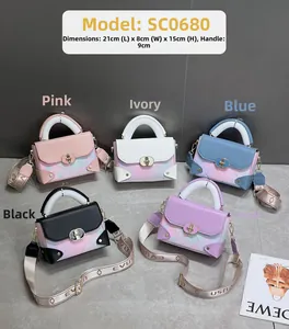 Détails de mini sacs bandoulière tendance en cinq couleurs avec dimensions 21x8x15cm