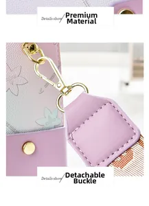 Détail du sac en cuir PU violet avec motif floral et boucle en métal doré poli