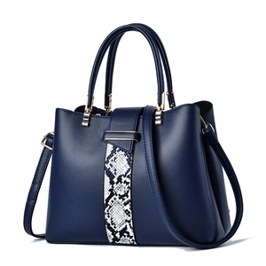 Borsa a mano blu navy da donna in pelle con elegante inserto con stampa a serpente