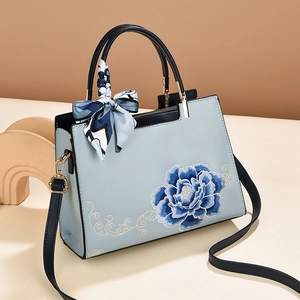 Sac À Main Brodé Élégant Pour Femme En Cuir PU Fourre-tout Floral Avec Foulard En Satin Décoratif Sac Bandoulière Mariage