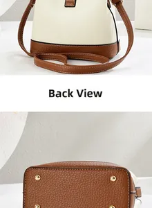 Dettaglio del retro e della base della borsa a secchiello con piedini in metallo dorato