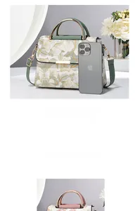 Comparaison détaillée de la taille du sac floral avec un téléphone et finitions dorées