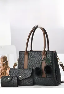 Set borse tre pezzi in pelle PU intrecciata nero e marrone con pendenti dorati