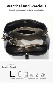 Schwarze Beuteltasche mit drei Schichten, die organisierte Innentaschen und Kapazität zeigt