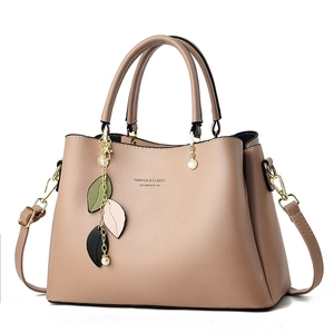 Women Litchi Grain Synthetic Leather Handbag Fashion Classic Letter Print Crossbody Bag With Leaf Artificial Pearl Charm Tote Bag