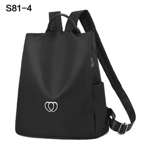 Sac à dos mode en similicuir noir pour femme avec détail cœur argenté et grande capacité