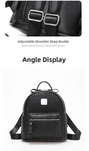 Détails de la boucle réglable et texture tressée noire sur un grand sac à dos souple