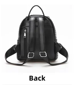 Vue arrière du sac à dos en cuir noir avec texture tissée et poche zippée cachée