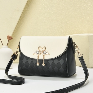 Women Fashion Shoulder Bag PU Leather Quilted Diamond Pattern Swan Heart Clasp Artificial Pearl Tassel Crossbody Versatile Contrast Color