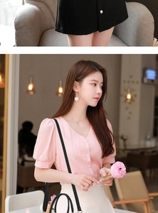 Détail d'un chemisier en mousseline rose avec manches bouffantes et col en V élégant