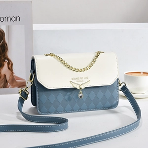 Sac Bandoulière Femme Cuir PU Matelassé Bloc De Couleur Sac À Épaule Avec Boucle D'aile Pendentif Strass Mode Élégant
