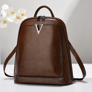 Sac À Dos Tendance Cuir PU Imperméable Pour Femmes Sac De Voyage Scolaire Décontracté Avec Logo V Métal Design