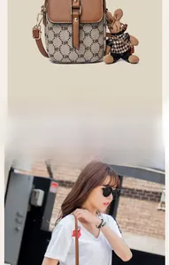 Mini sac bandoulière rétro avec imprimé monogramme MFX et breloque lapin en tricot